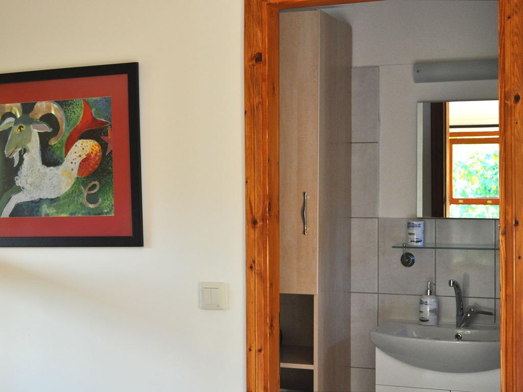 Hobbit Evi Hotel Чирали Стая снимка